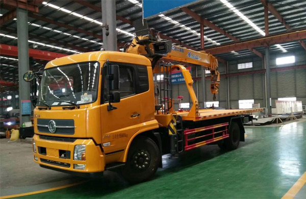 東風(fēng)天錦清障帶吊一拖二清障車(chē)